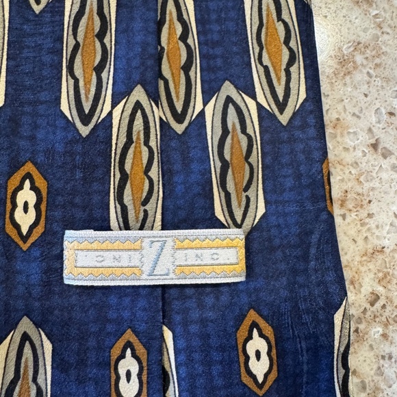 HUBERT MILANO, Z INC, PAOLO DESIGNED BY GUCCI DESIGNER MEN'S TIES BUNDLE OF 4 - Picture 5 of 5